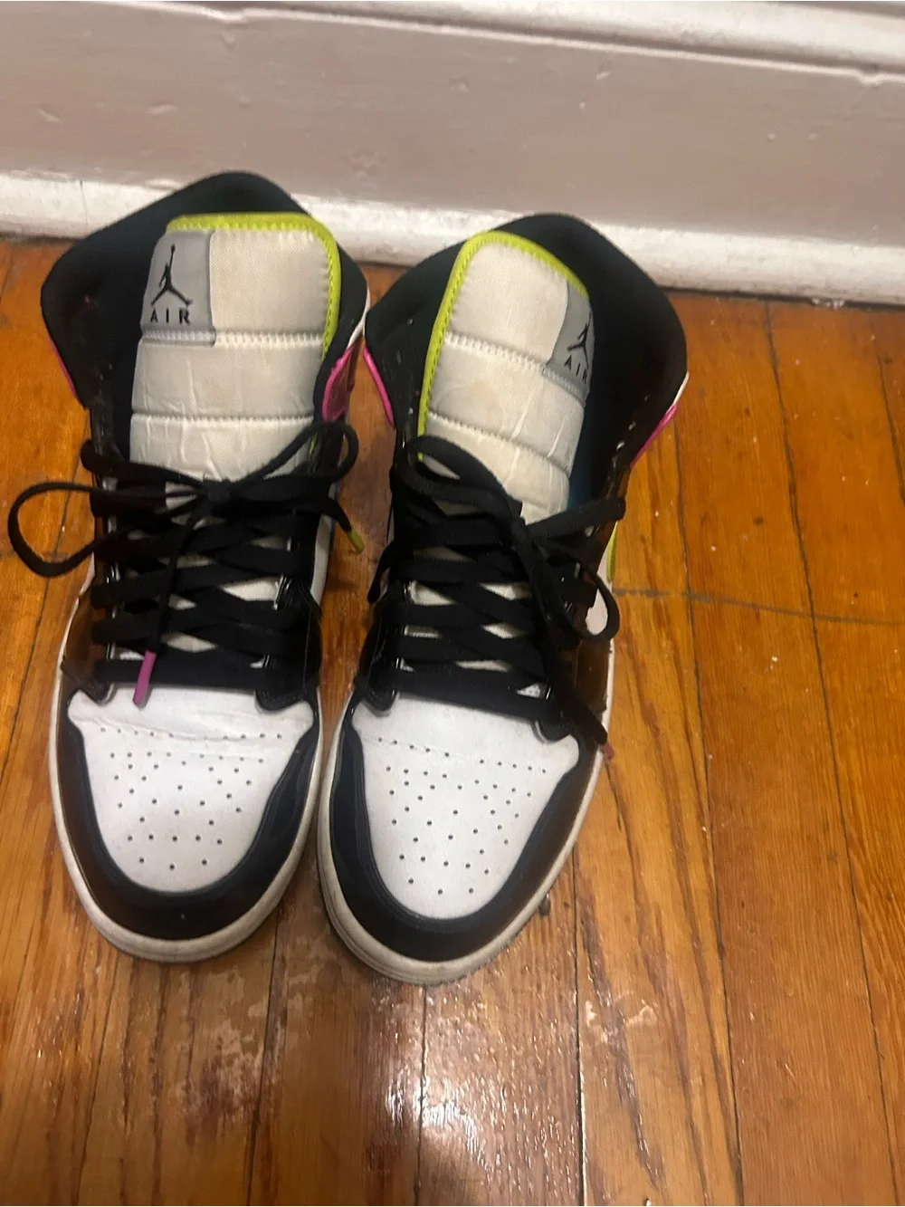 Air Jordan 1 Mid “White/Black/Pink Blast